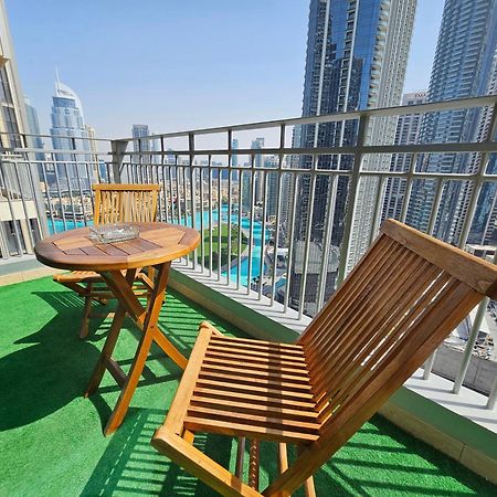 Trinity Holiday Homes - Standpoint Tower Downtown Дубай Екстериор снимка