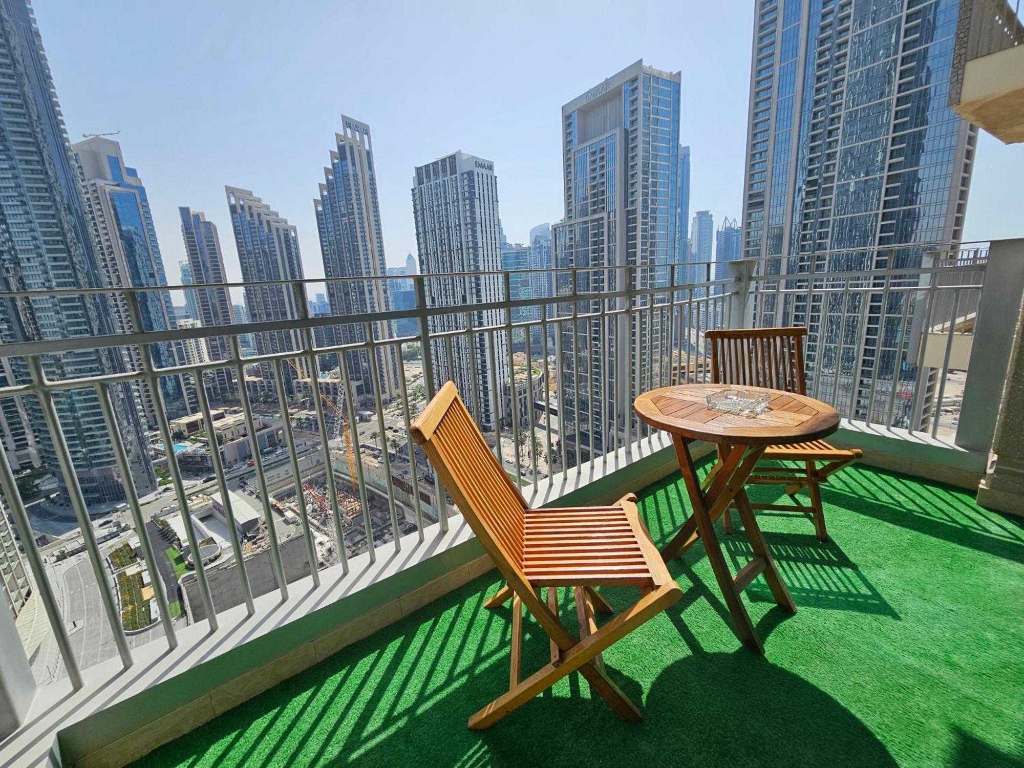 Trinity Holiday Homes - Standpoint Tower Downtown Дубай Екстериор снимка